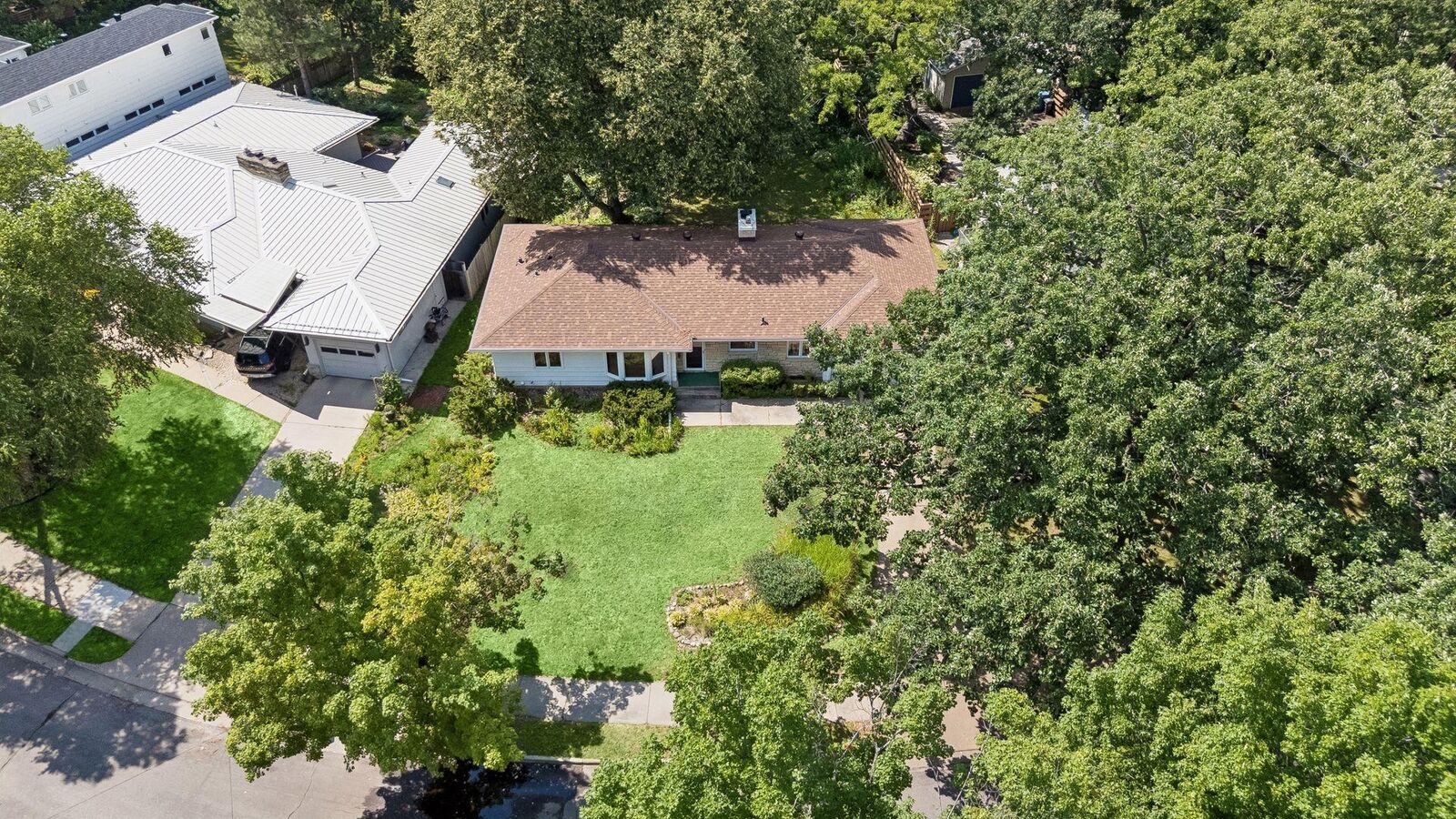 Property Photo:  2024 Drew Avenue S  MN 55416 