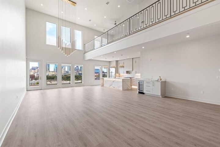 Property Photo: 1900 S Ervay Street 606 TX 75215