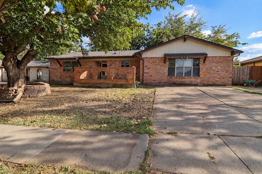 Property Photo: 508 Grants Parkway TX 76014