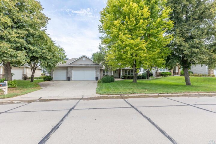 Property Photo:  459 E Sawgrass  SD 57049 