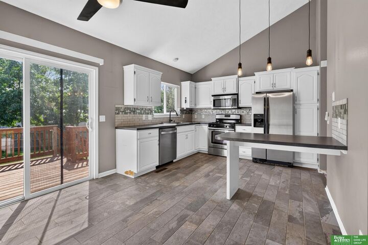 Property Photo: 14623 Larimore Avenue NE 68116