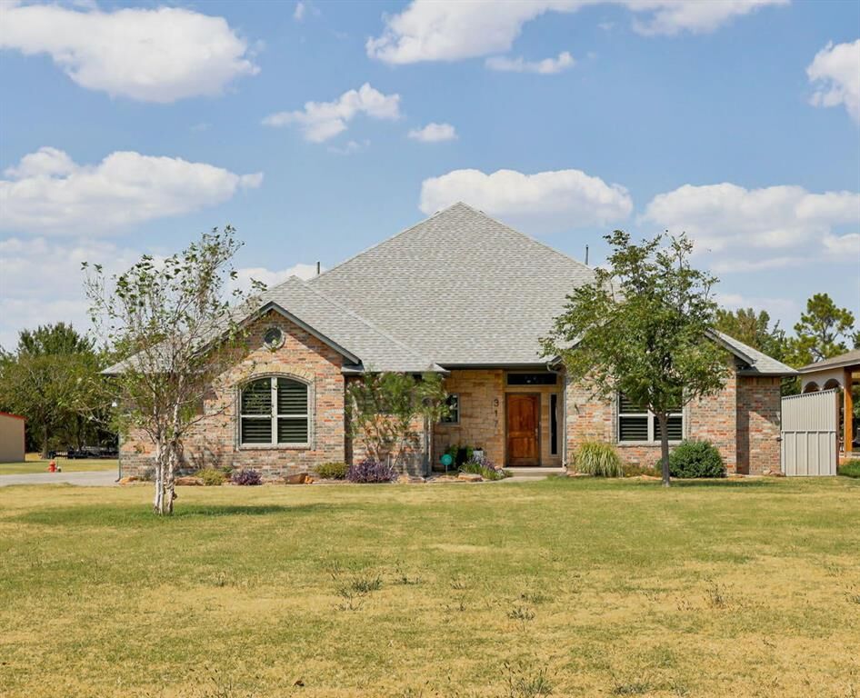 Property Photo:  317 SE 97th Street  OK 73160 