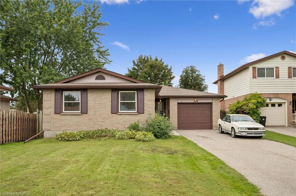 Property Photo: 109 Deerberry Place ON N2V 1G2
