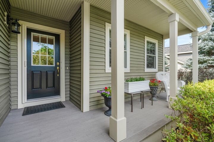 Property Photo:  32 Old Framingham Rd 8  MA 01776 