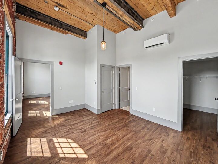 Property Photo:  90 Grove St 408  MA 01605 