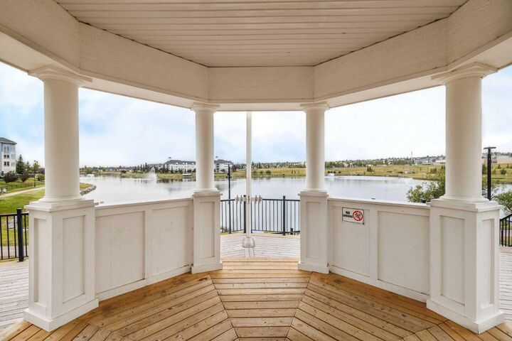 Property Photo:  31 Country Village Manor NE 4301  AB T3K 0T3 
