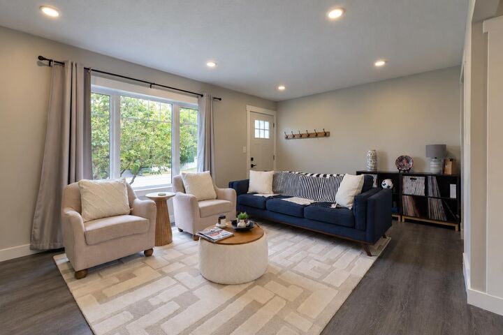 Property Photo:  352 22 Street  AB T0L 0Z0 
