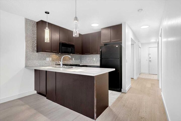 Property Photo: 35 Richard Court SW 421 AB T3E 7N9