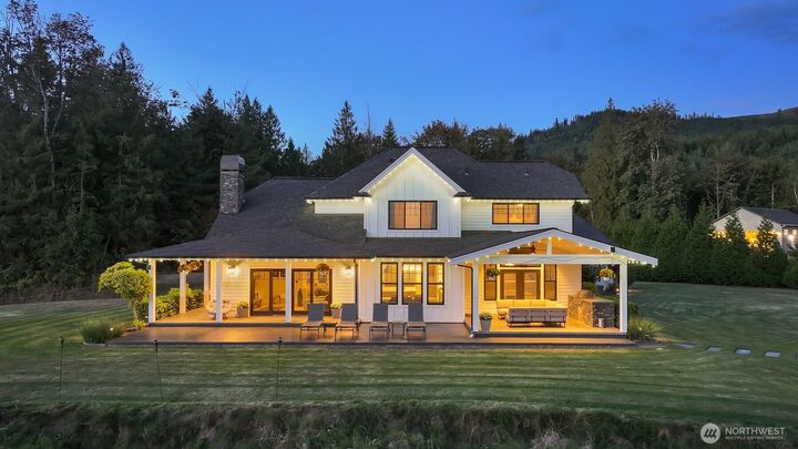 Property Photo:  3655  Siper Lane  WA 98247 