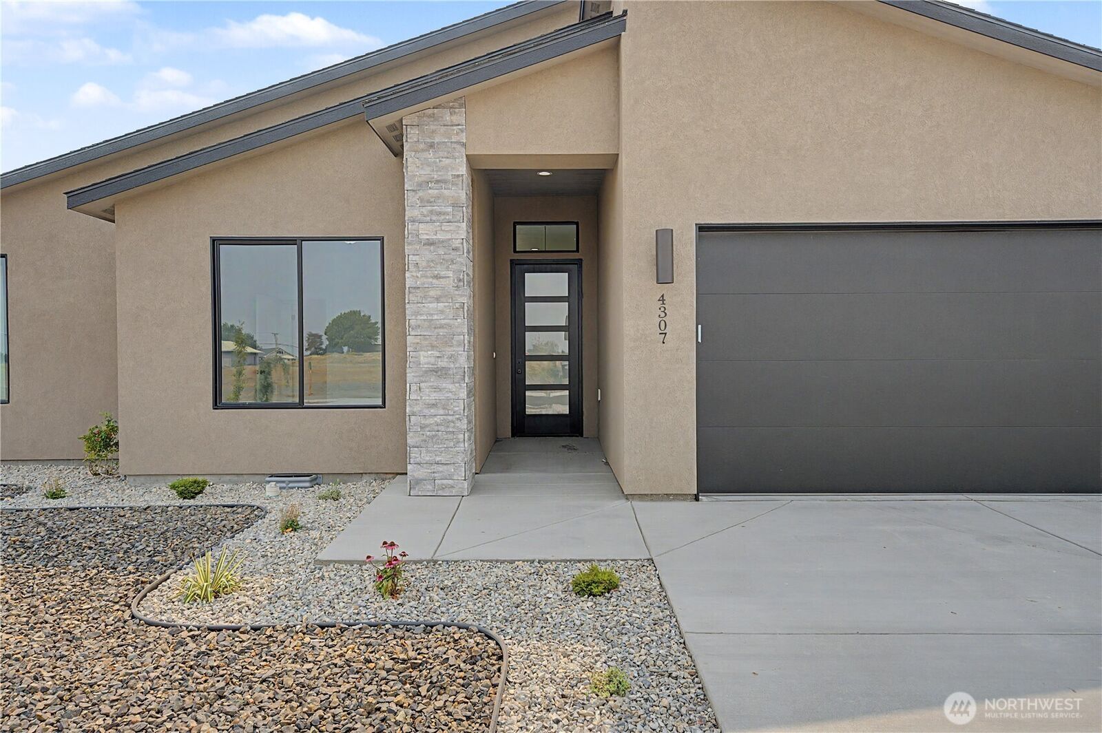 Property Photo:  703  N Street NE  WA 98848 