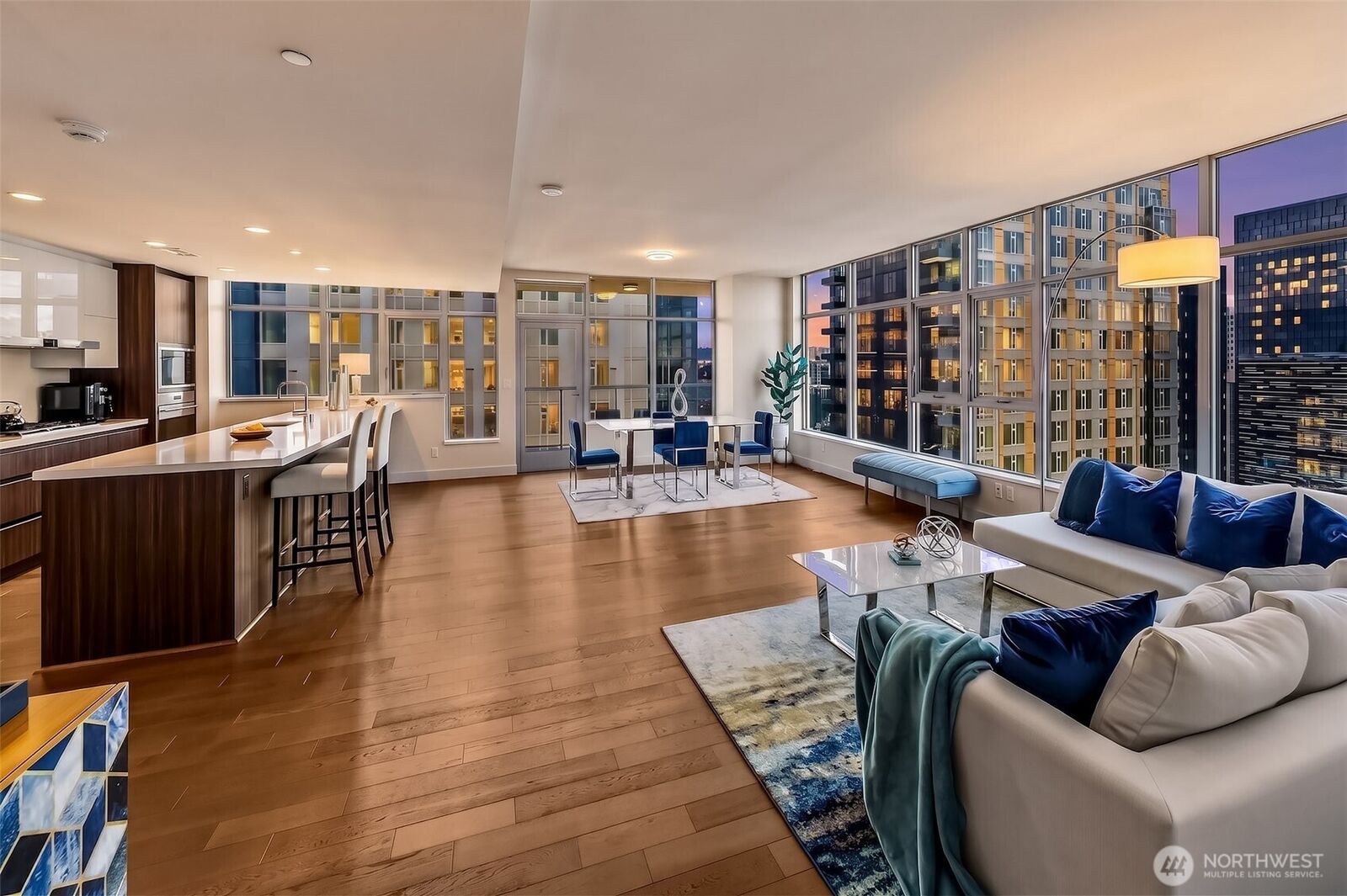 Property Photo: 583 Battery Street 3701N WA 98121