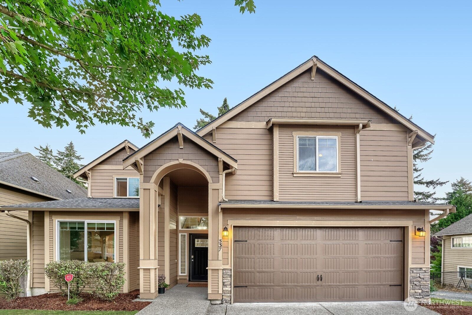 Property Photo:  537 NE Queen Avenue  WA 98056 