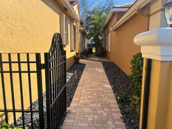 Property Photo: 4194 Imperial Isle Drive FL 33449
