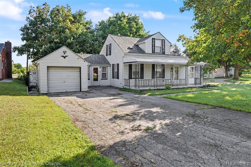 Property Photo:  27194 W Huron River Drive  MI 48134 