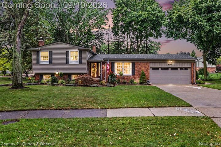 Property Photo:  3875 Elizabeth Drive  MI 48084 