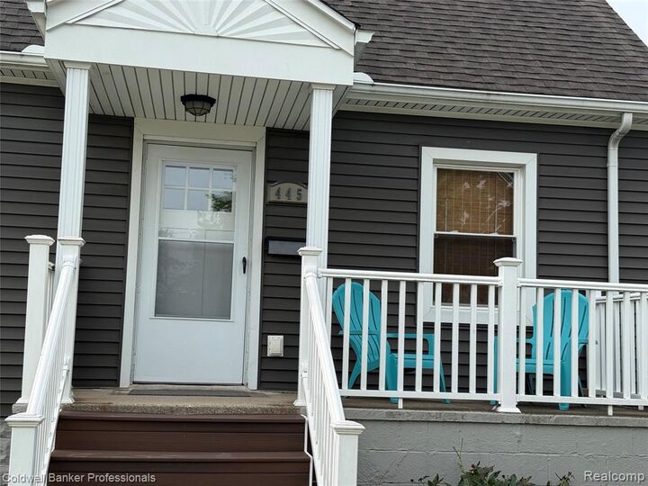 Property Photo:  445 W Manatee Avenue  MI 48030 