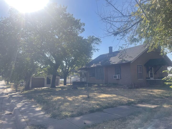Property Photo:  401 N Blaine  KS 67009 