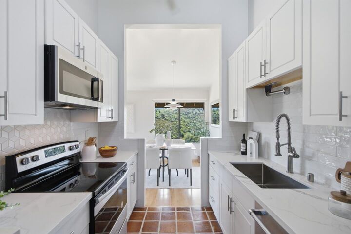 Property Photo:  3368 La Mesa Drive 12  CA 94070 