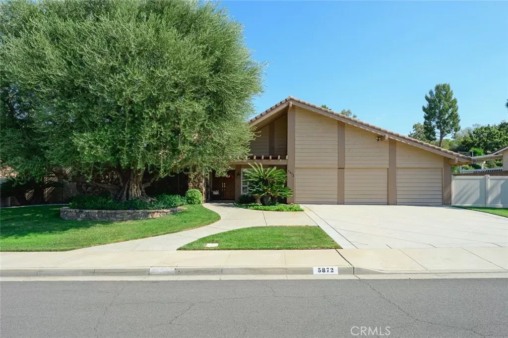 Property Photo: 5872 Shaker CA 92506