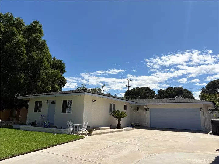 Property Photo:  1134 Redwood  CA 92879 
