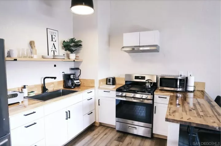 Property Photo:  1274 Clubview Drive  CA 92315 