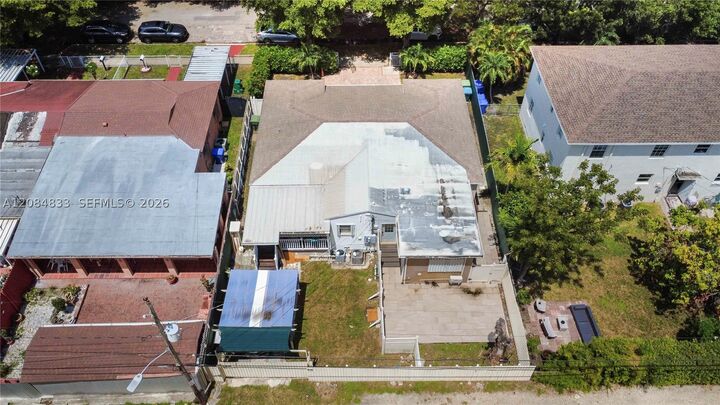 Property Photo:  2532 SW 27th St  FL 33133 