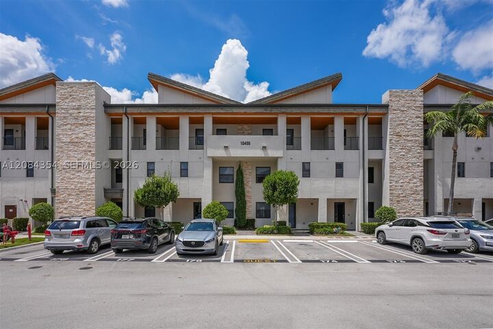 Property Photo:  10455 NW 82nd St 10  FL 33178 