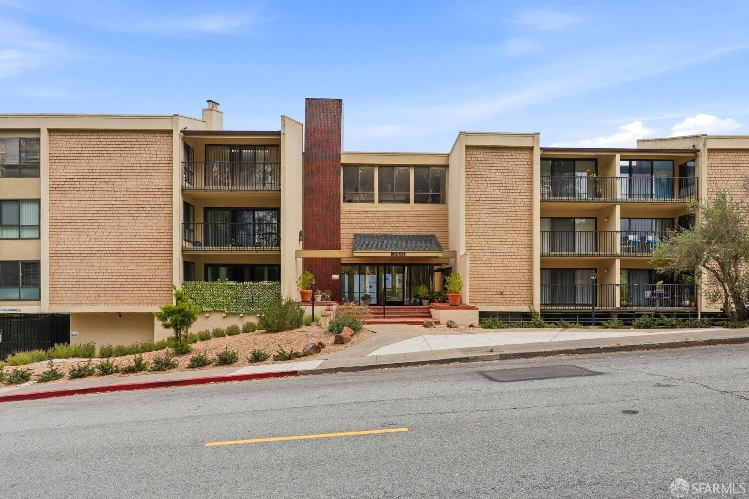 Property Photo:  380 Vallejo Drive 126  CA 94030 