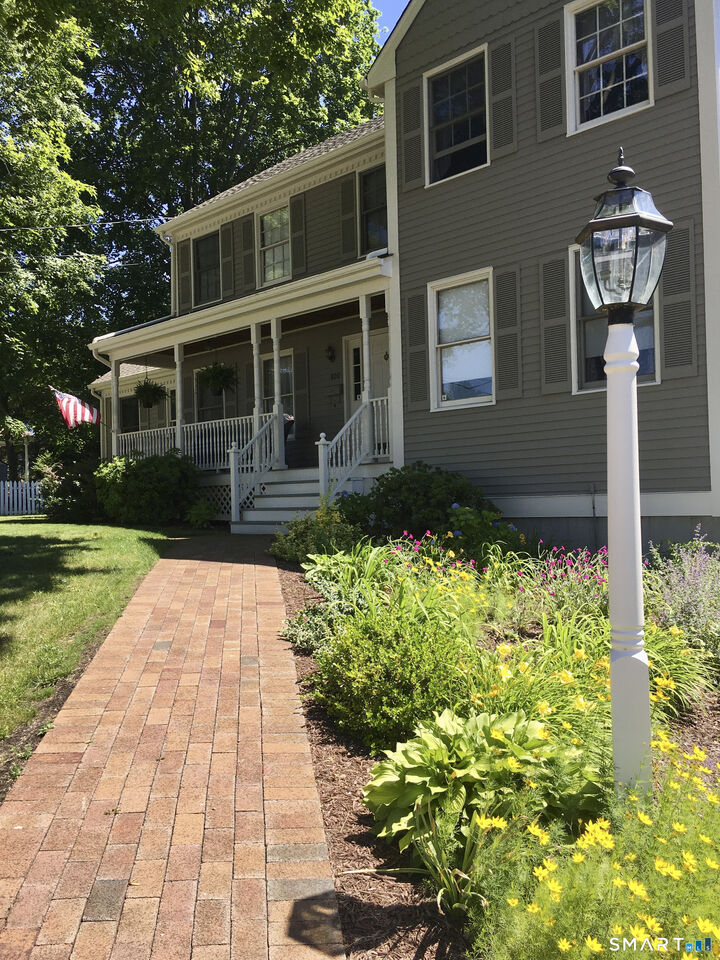 Property Photo: 800 East Main Street CT 06614