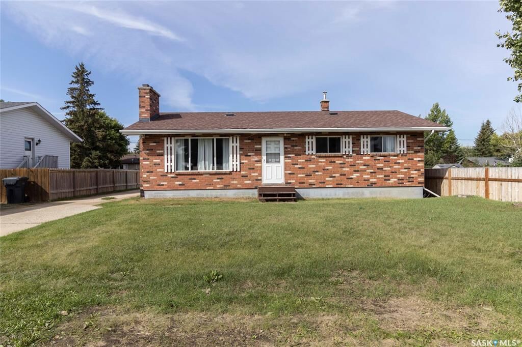 Property Photo:  660 Cory Street  SK S0K 0J0 