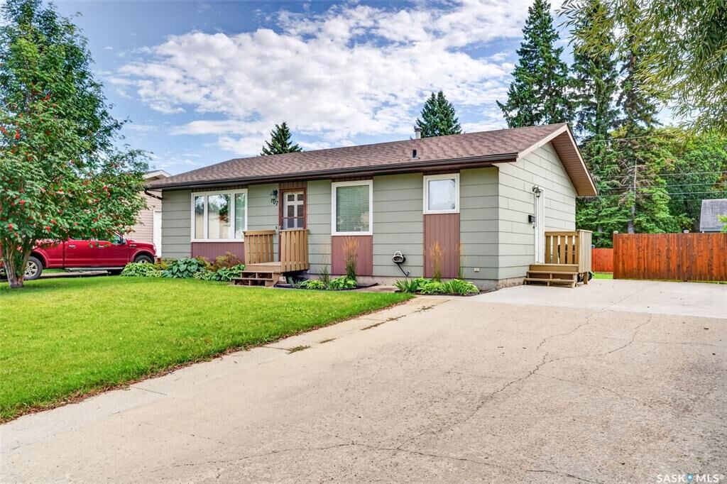 Property Photo:  107 Elizabeth Street  SK S0E 1A0 
