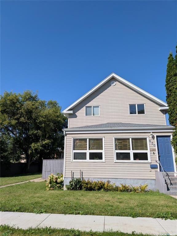 Property Photo:  436 12th Street W  SK S6V 3B8 