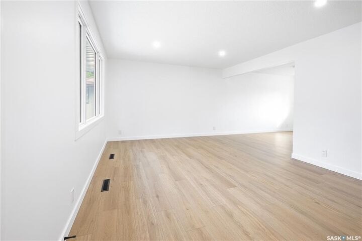Photo de la propriété: 34 Ottawa Place SK S4R 2V7