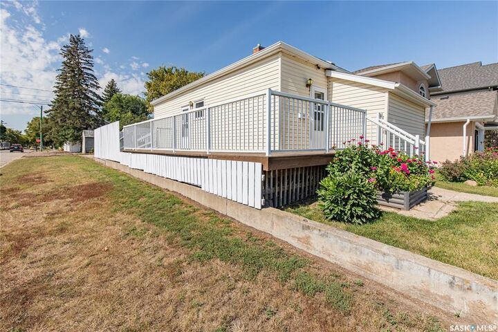 Property Photo: 1002 Wolfe Avenue SK S6H 1J7