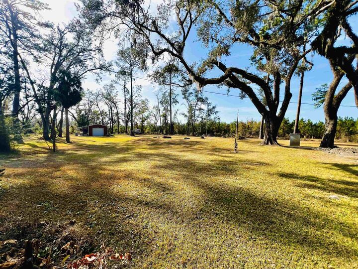 Property Photo:  1991 Cairo Parker Road  FL 32347 