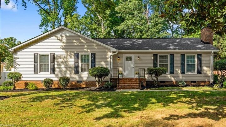 Property Photo:  606 Pleasant Drive  NC 27410 