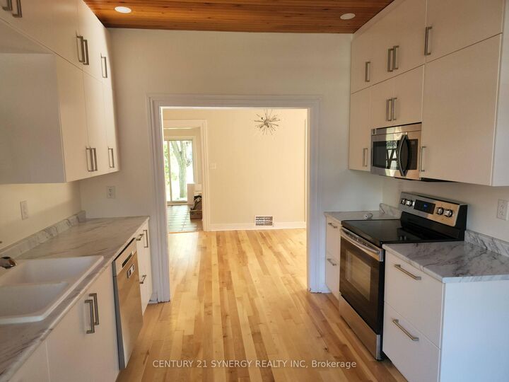 Photo de la propriété:  18 Wilton Crescent  ON K1S 2T5 