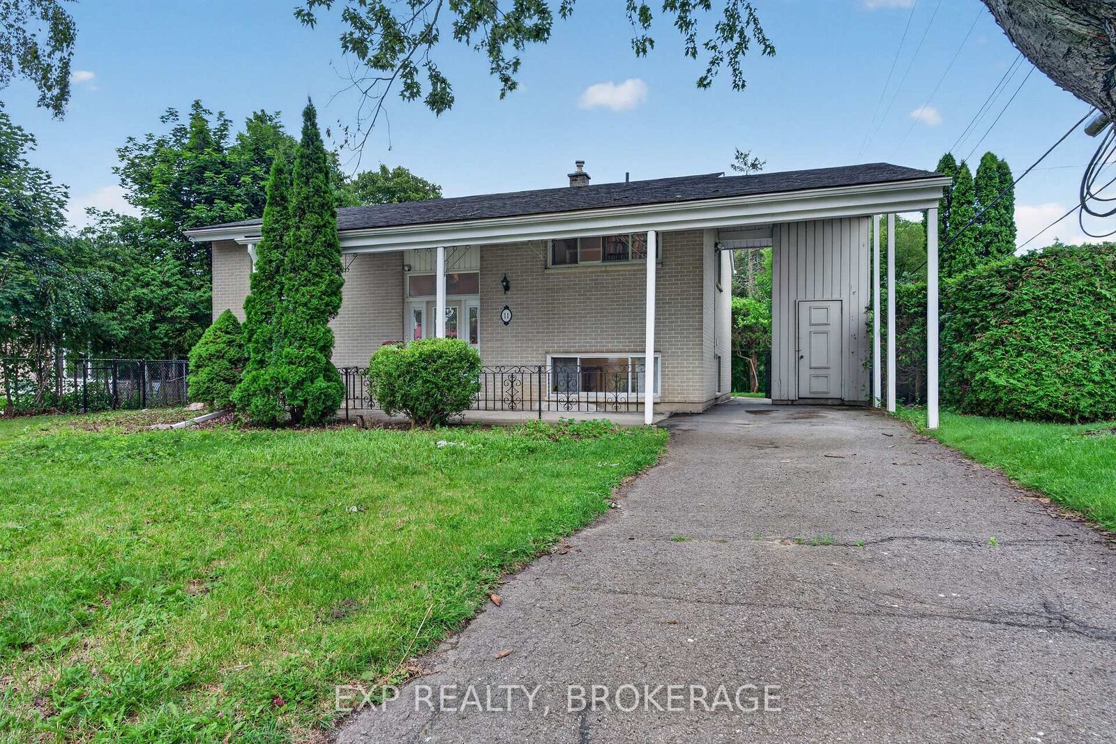 Property Photo:  11 Pember Place  ON K7M 2P8 