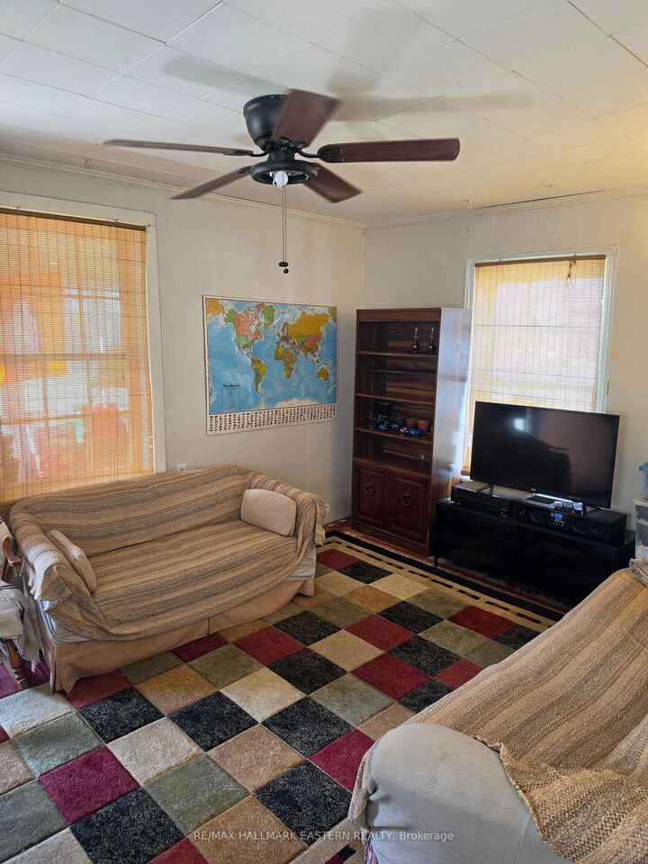 Property Photo:  532 Rogers Street  ON K9H 1X2 