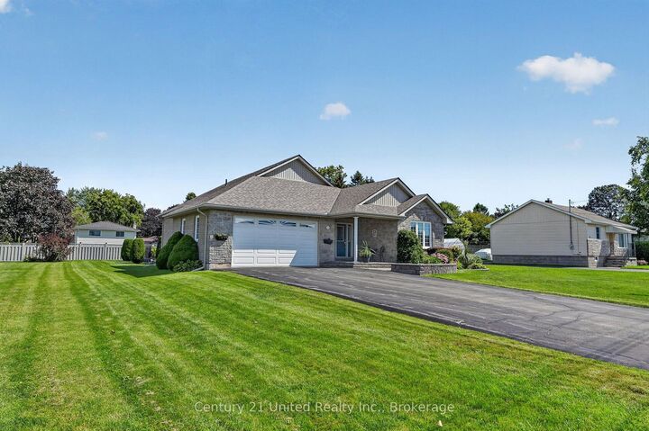 Property Photo:  65 Division Street  ON K0K 1S0 