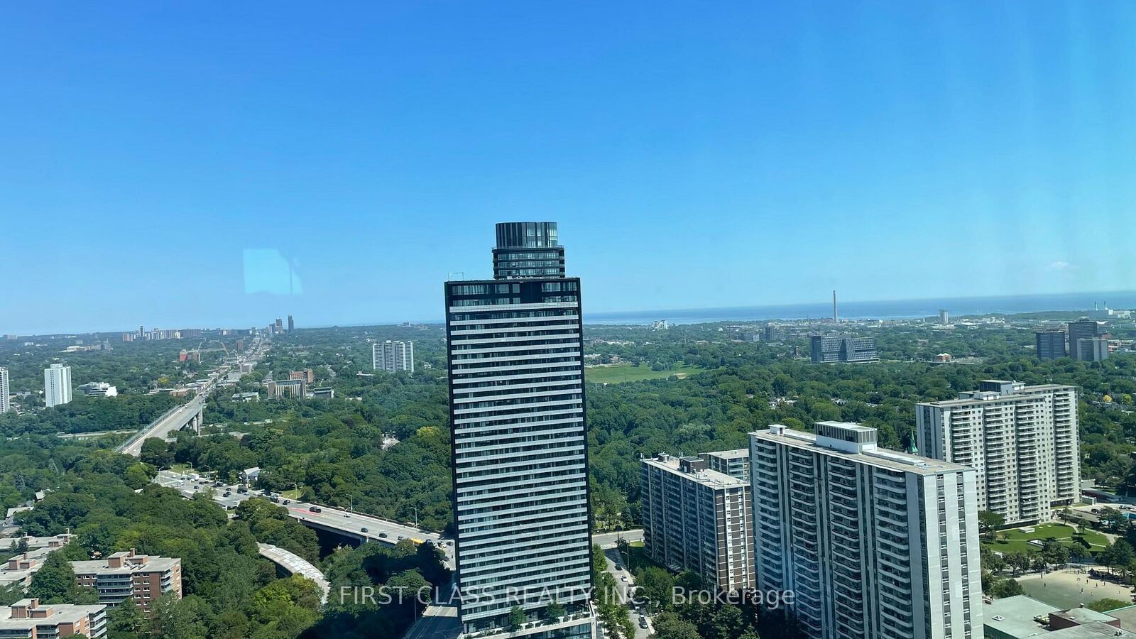 Property Photo:  609 Sherbourne Street 3807  ON M4X 0A4 