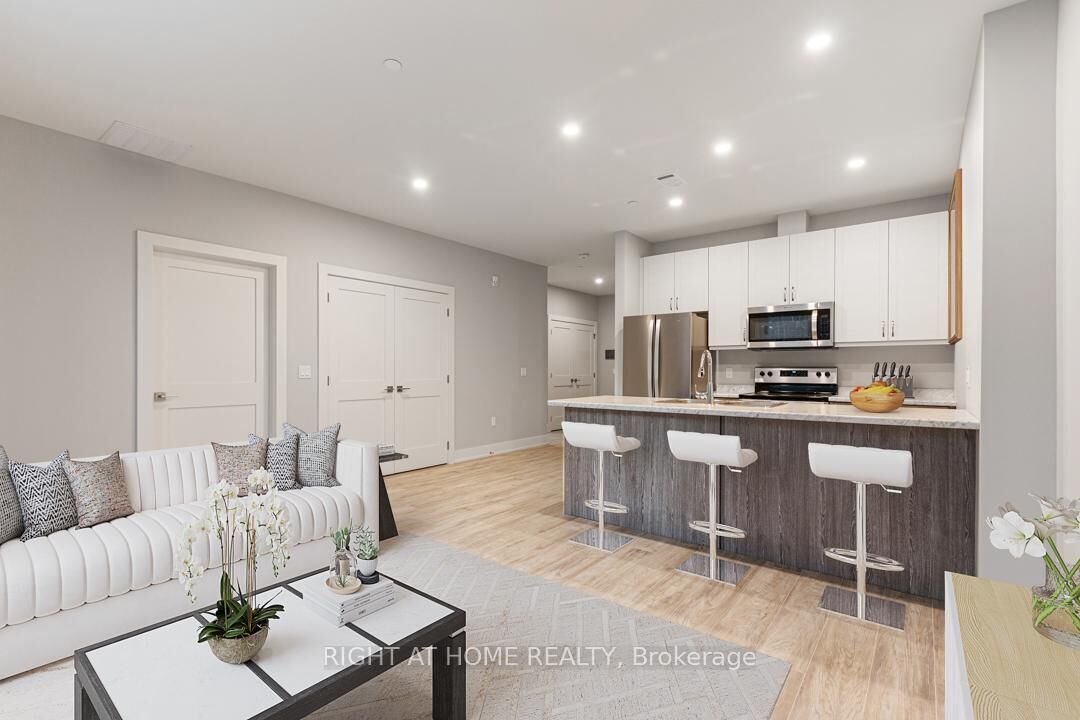 Property Photo:  18 Campus Trail 107  ON P1H 1C6 