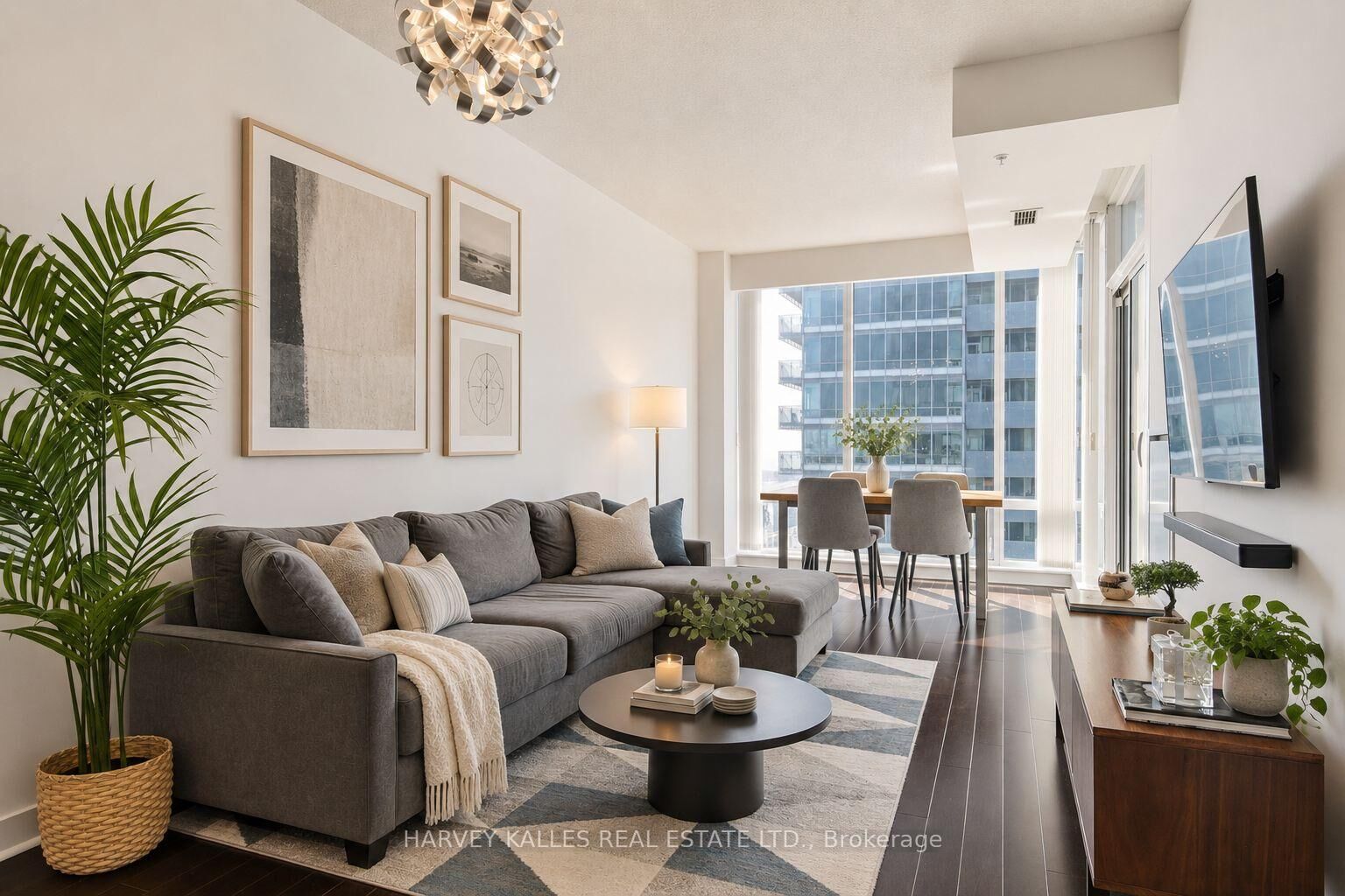 Property Photo:  295 Adelaide Street W 4208  ON M5V 0L4 