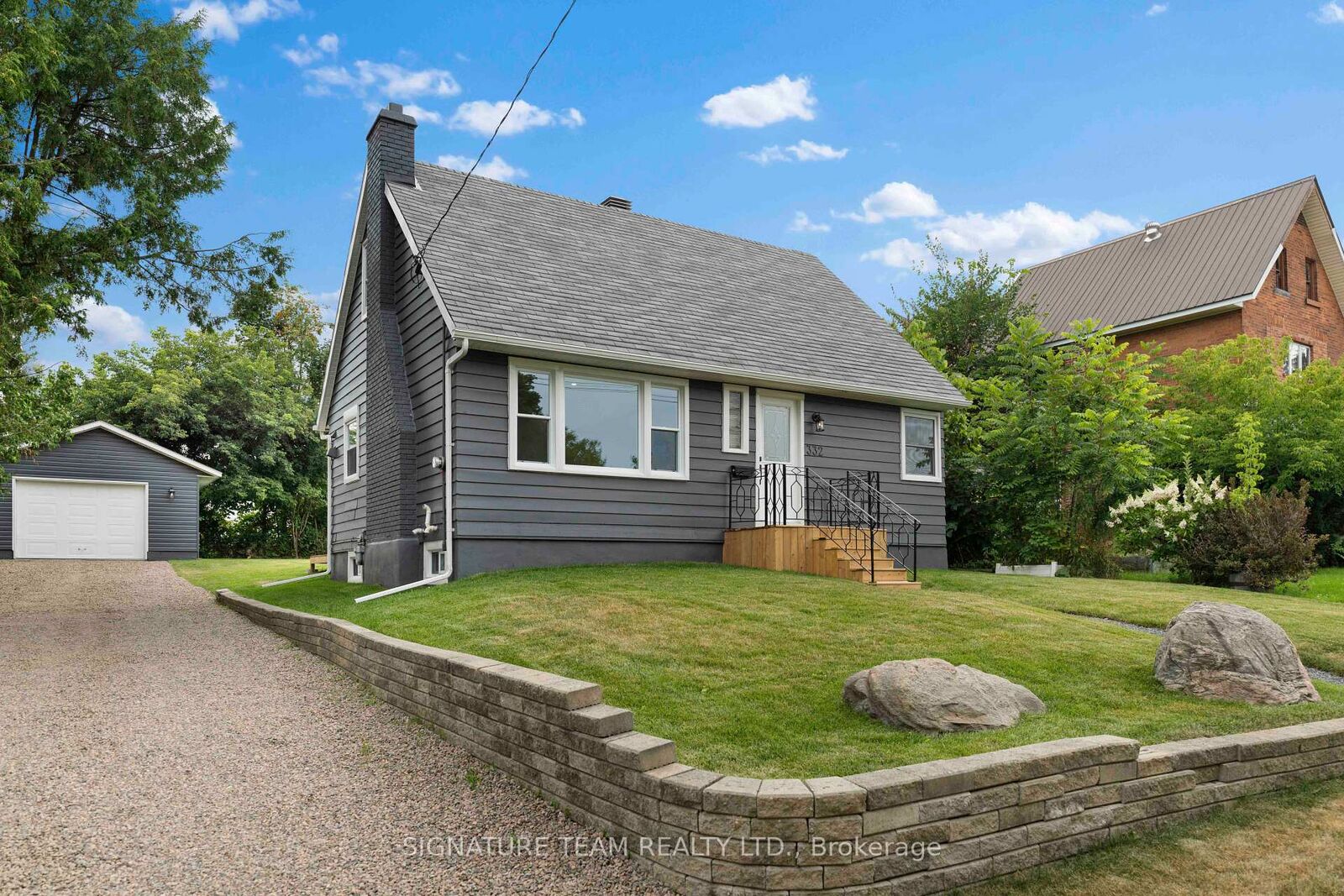 Property Photo:  332 Alfred Street  ON K8A 3A8 