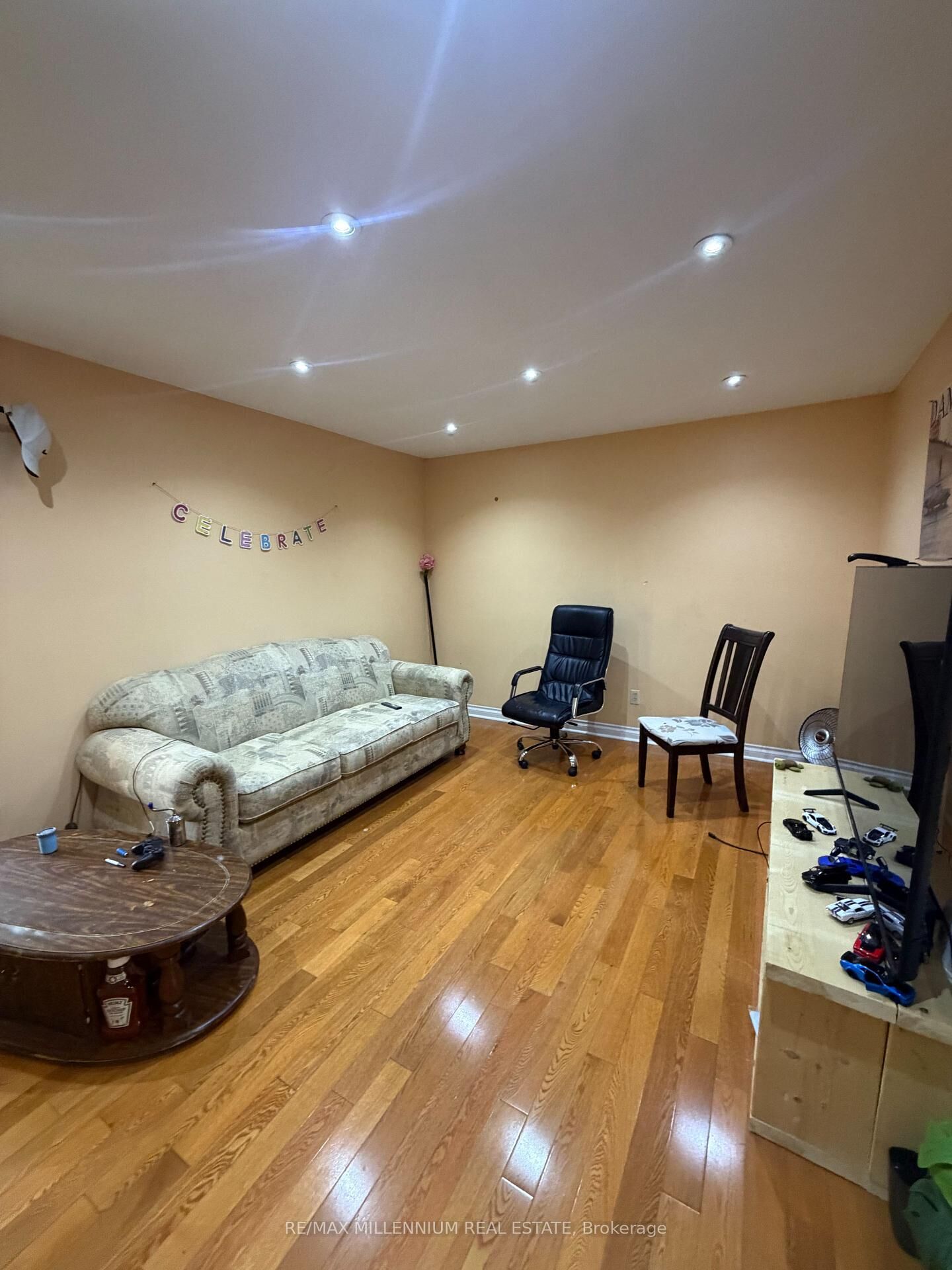 Property Photo: 10 Hendricks Crescent ON L6Y 4K9