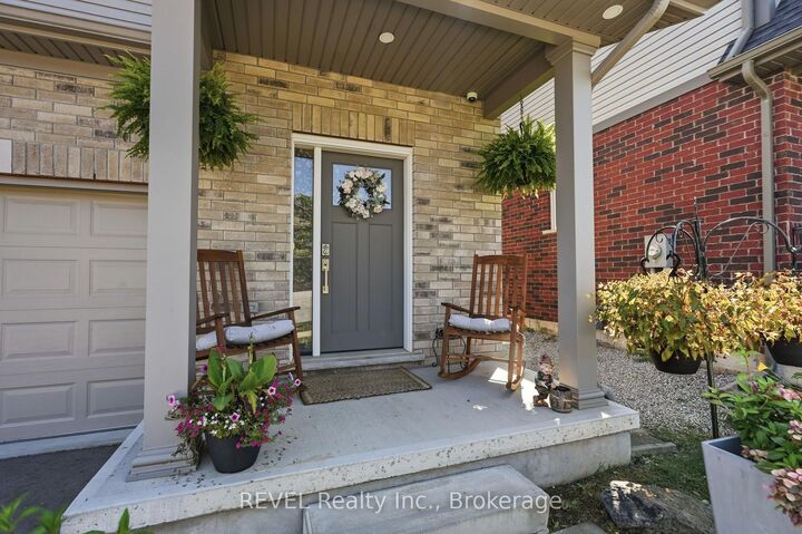 Property Photo: 136 Acacia Road ON L0S 1E6