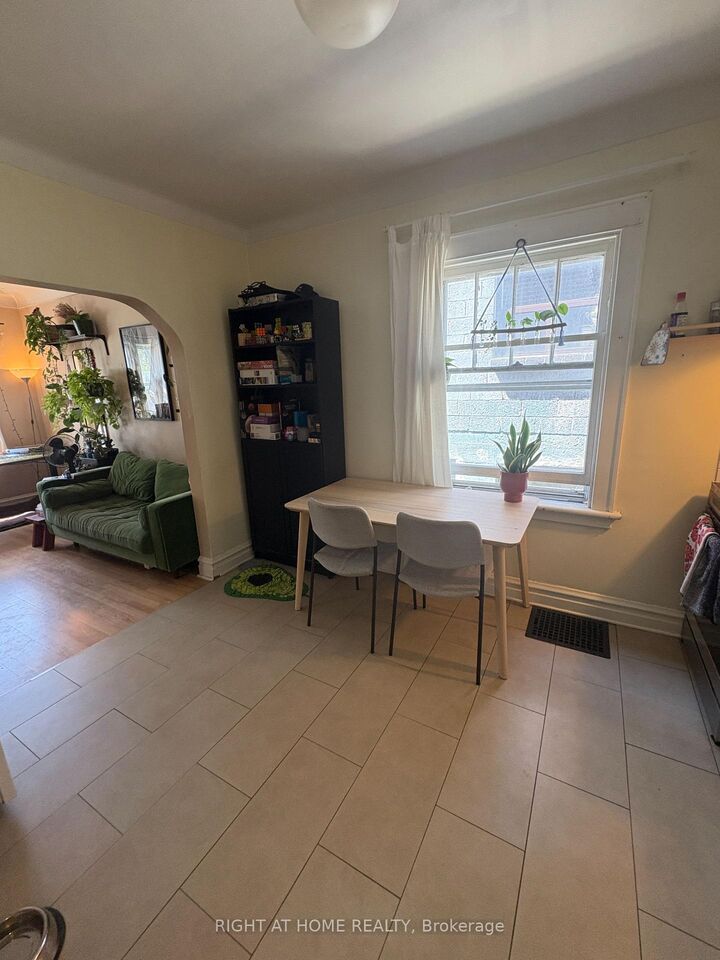 Property Photo: 409 Preston Street A ON K1S 4N1