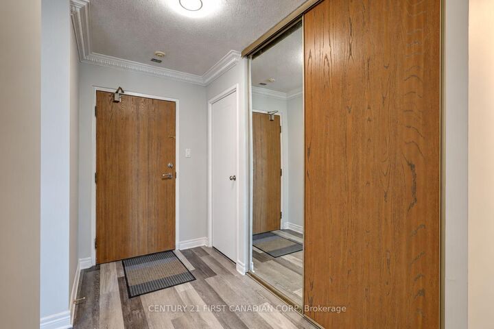 Property Photo:  45 Pond Mills Road 1014  ON N5Z 4W5 