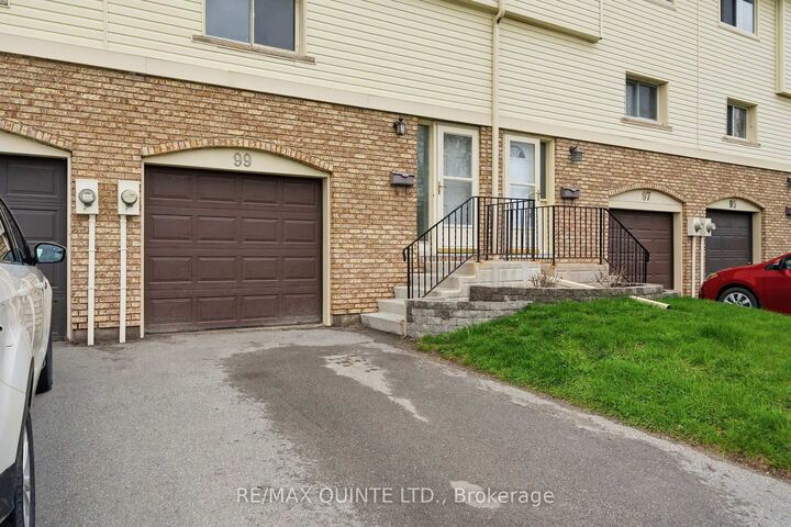Property Photo:  99 Dunnett Boulevard 2  ON K8P 4M7 