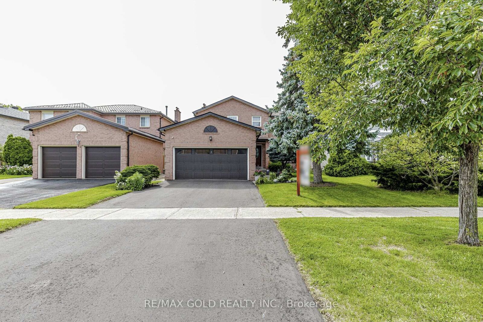 Property Photo: 51 Havelock Drive E ON L6W 4A8